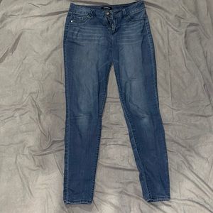 D. Jeans Skinny Jeans